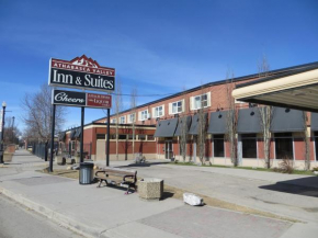 Гостиница Athabasca Valley Inn & Suites  Хинтон